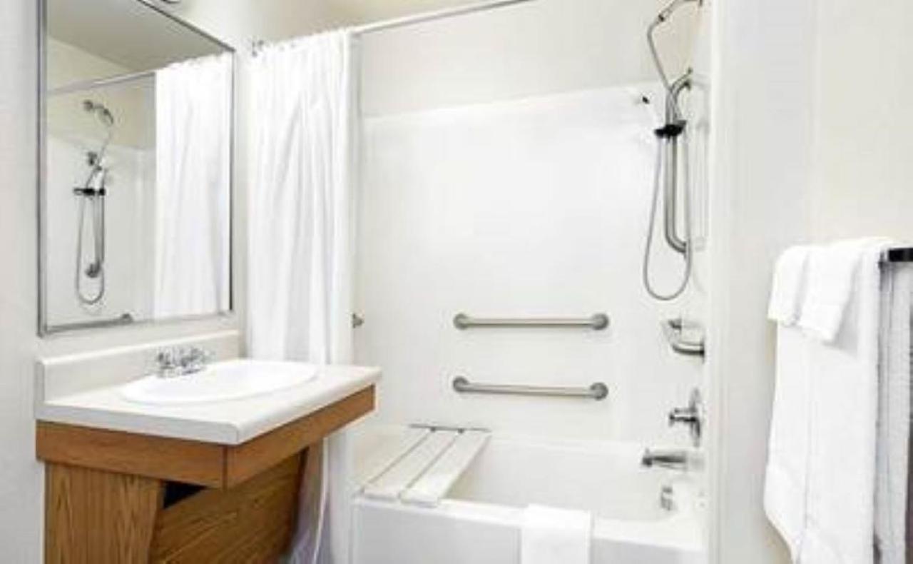 Woodspring Suites Topeka Eksteriør billede