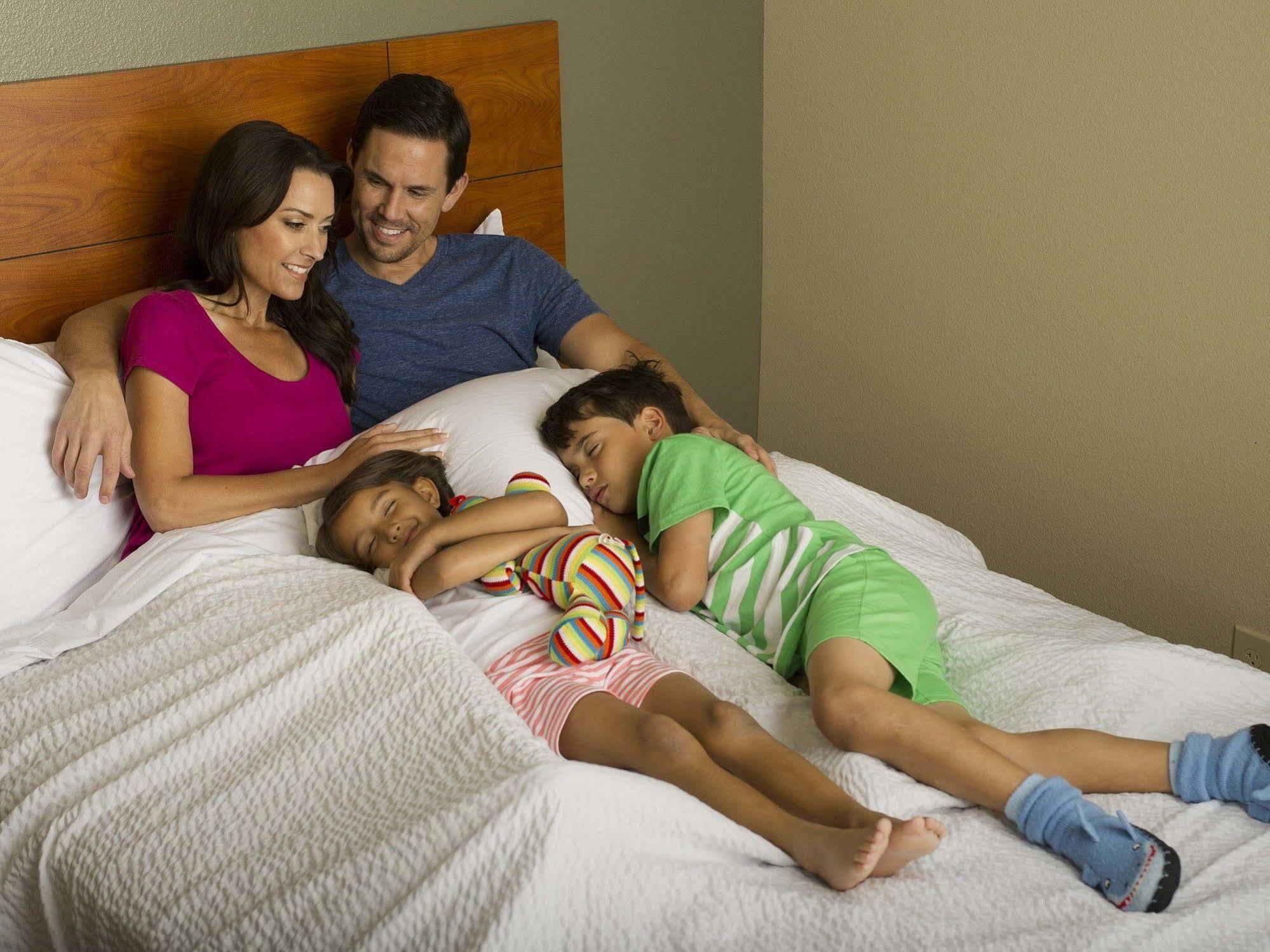 Woodspring Suites Topeka Eksteriør billede